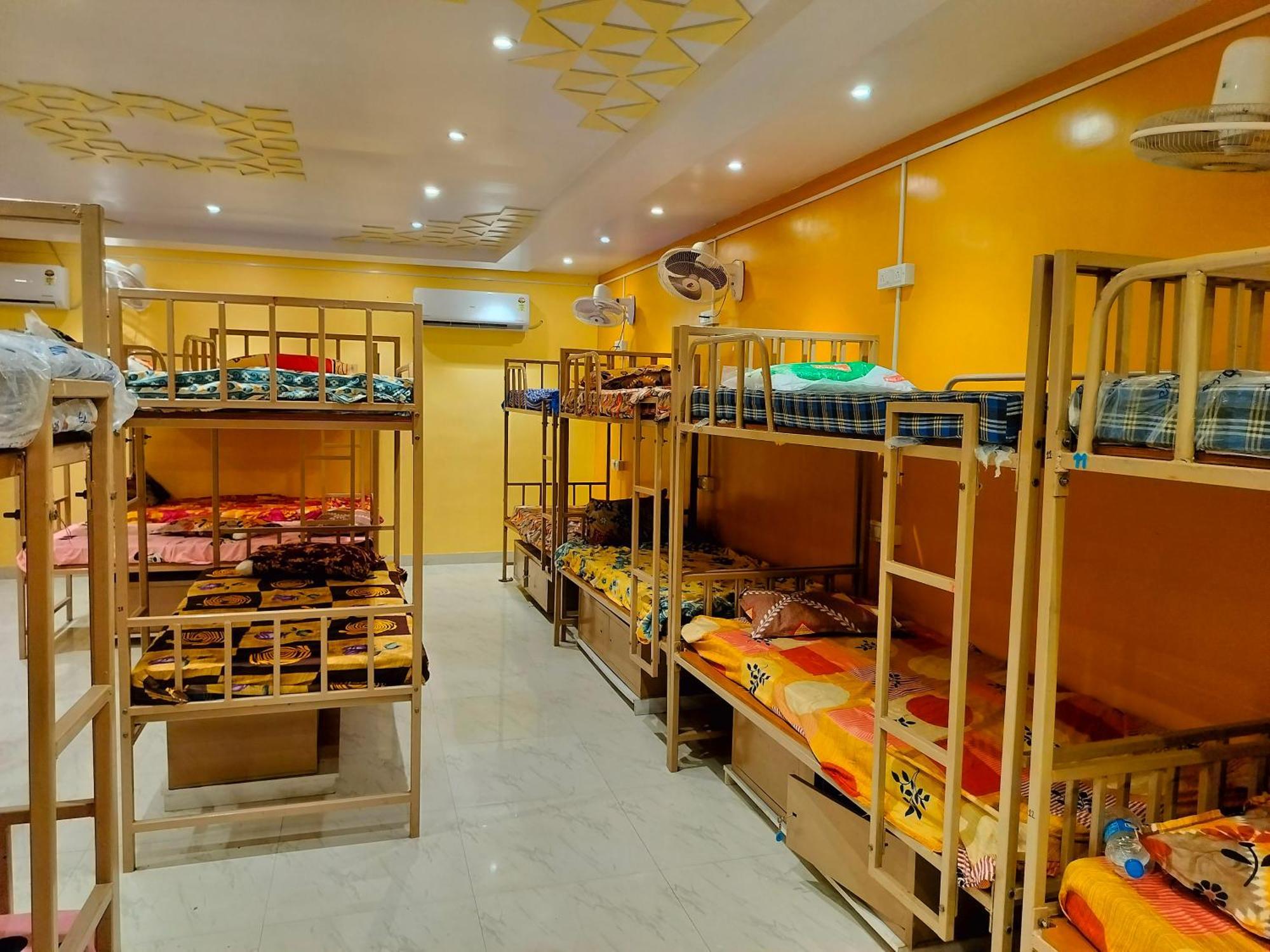 Sri Durga Jatri Nibasa Hostel Brahmapur Bagian luar foto
