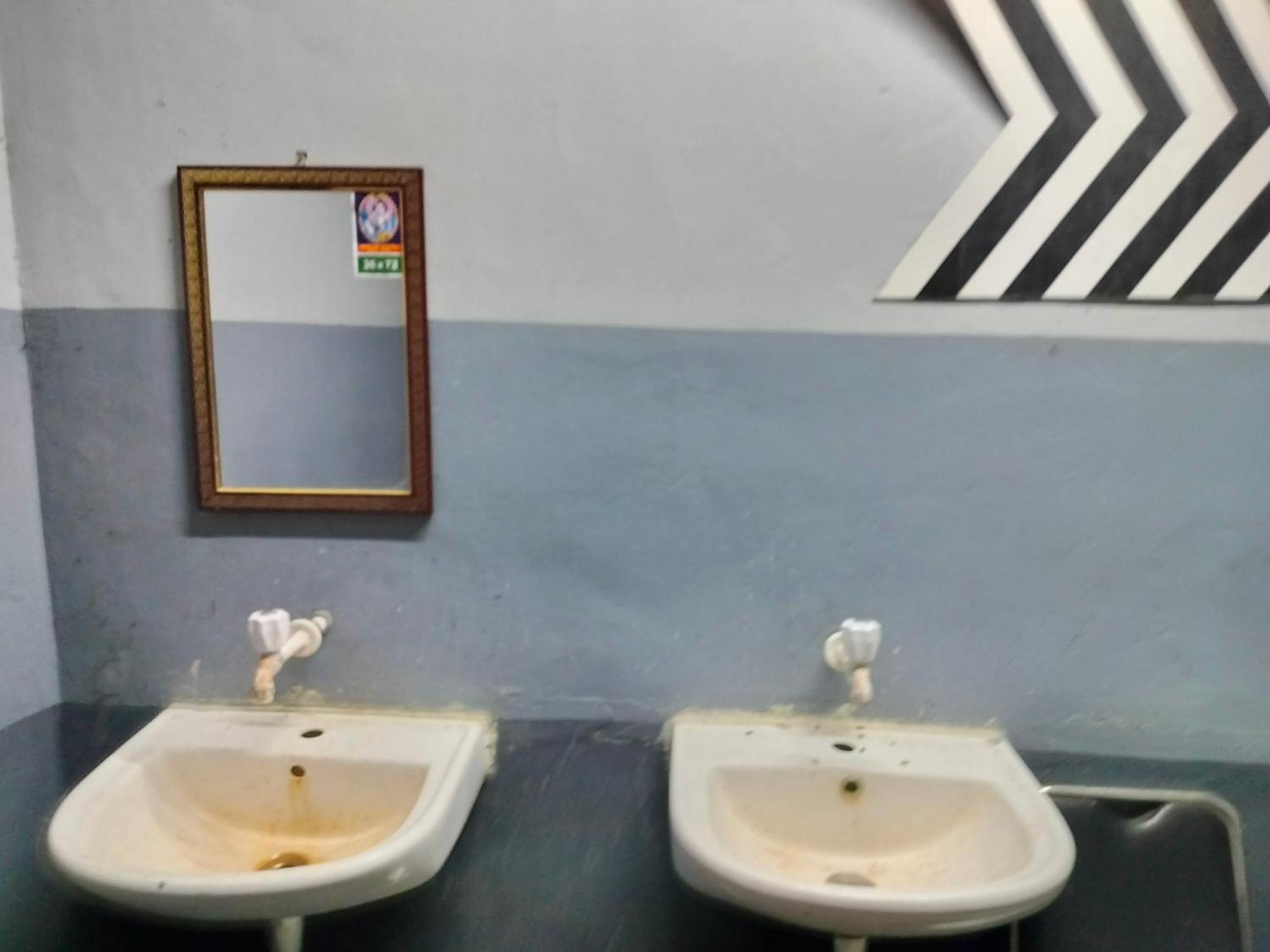 Sri Durga Jatri Nibasa Hostel Brahmapur Bagian luar foto