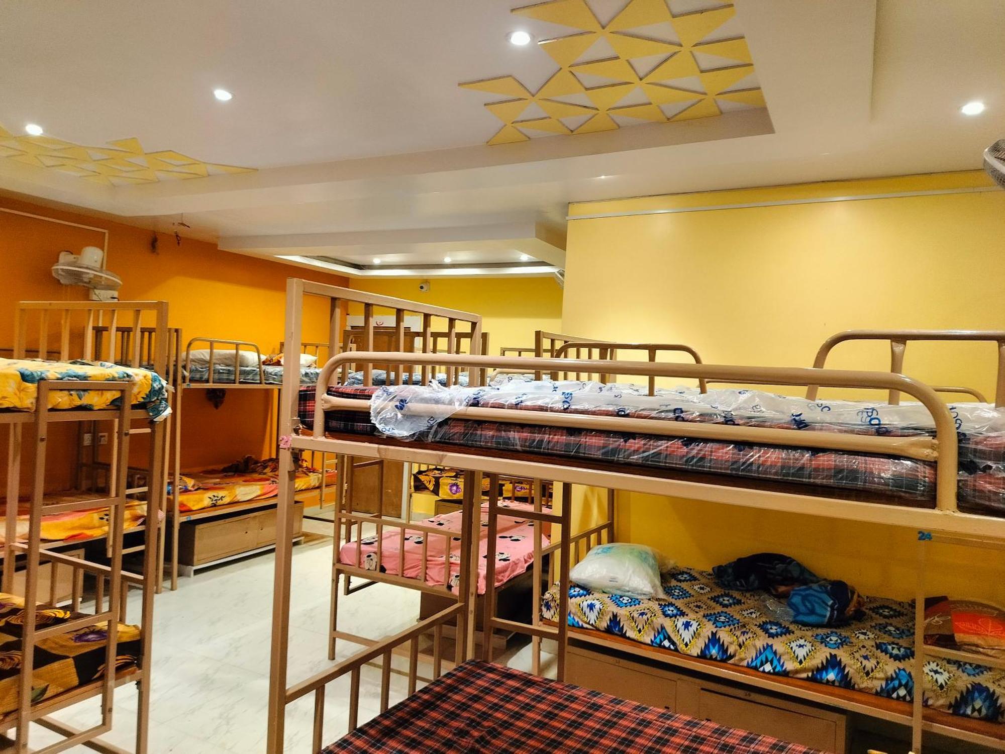 Sri Durga Jatri Nibasa Hostel Brahmapur Bagian luar foto