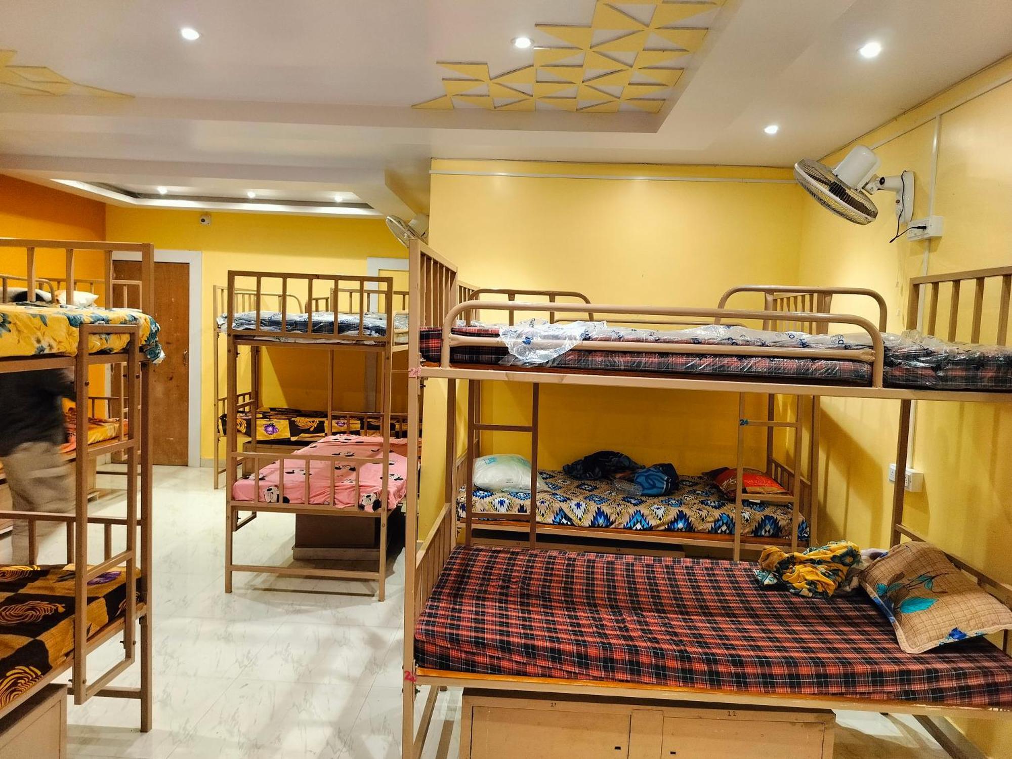 Sri Durga Jatri Nibasa Hostel Brahmapur Bagian luar foto